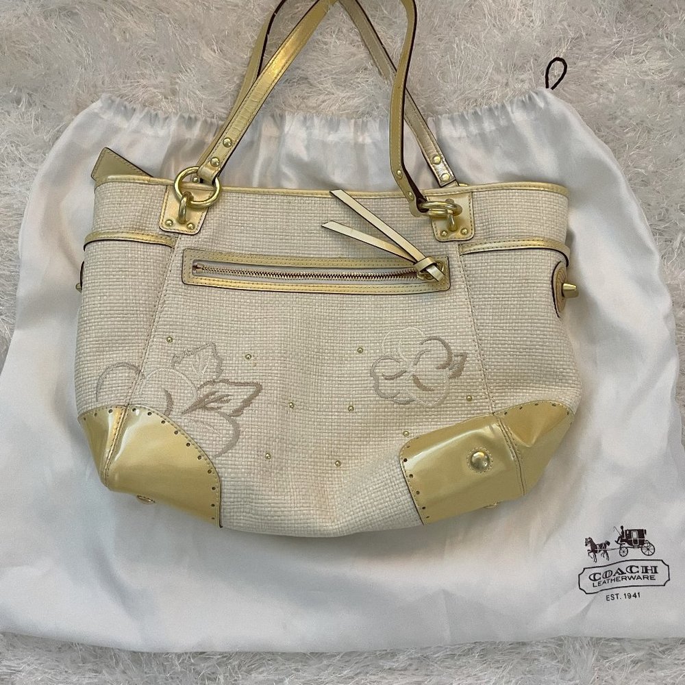 COACH Natural Straw Charm Tote No. A1073-15029 With Dust Cover - Picture 2 of 10
